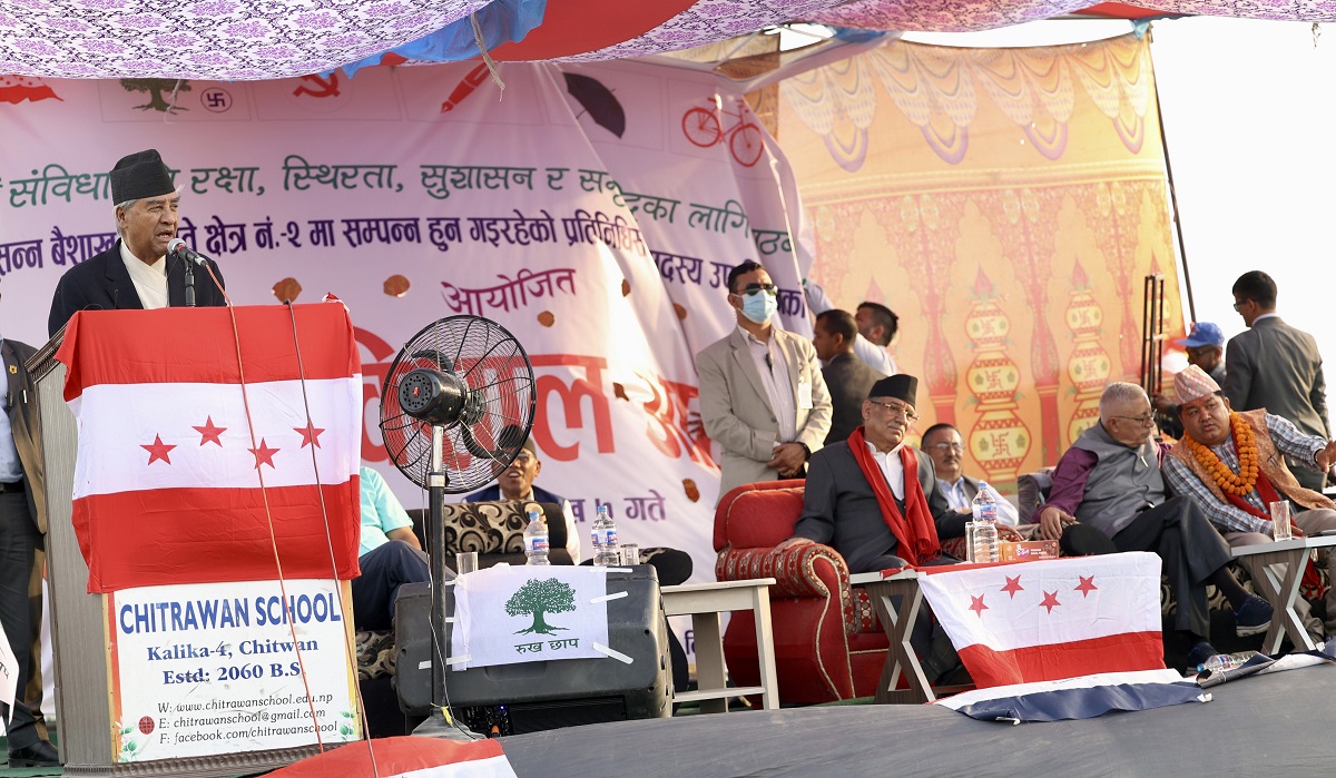 वैशाख १० गते हुने उपचुनावको चुनावी सभामा कालिका नगरपालिकामा सम्बोधन गर्दै नेपाली कांग्रेसका सभापति एवं पूर्व प्रधानमन्त्री शेबहादुर देउवा। तस्बिरः प्रदीपराज वन्त/रासस